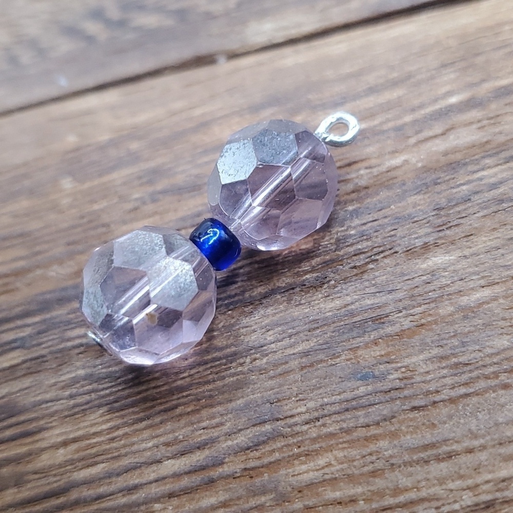 3/$20 Eye catching facet Pendant